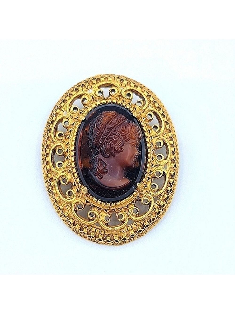 Vintage Florenza Cameo Gold Tone Brooch #848